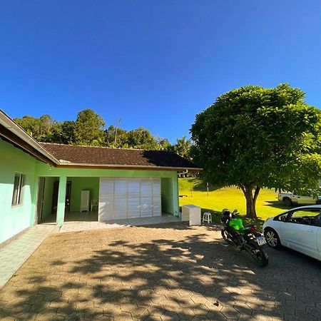 Casa Ampla Ha 8 Minutos Do Centro Βίλα Pomerode Εξωτερικό φωτογραφία